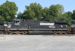 NS 9330 on the ready track